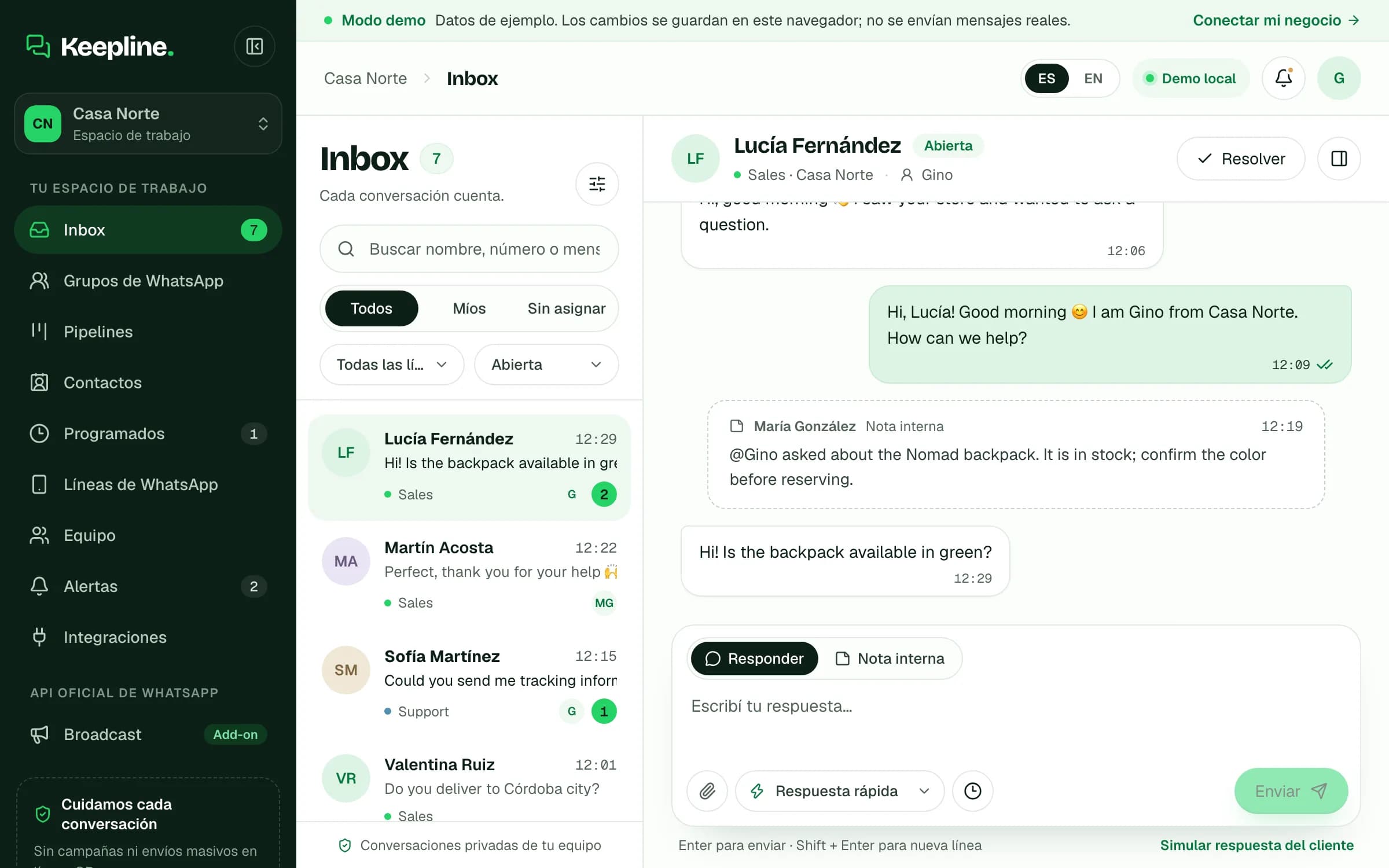 Inbox con conversaciones de varias líneas de WhatsApp